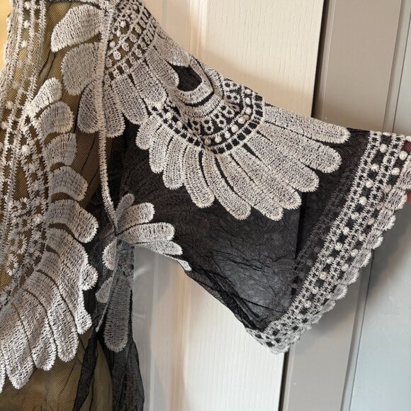 Cupshe S/M Sunflower Crochet Swimsuit Coverup Lace - Picture 4 of 6